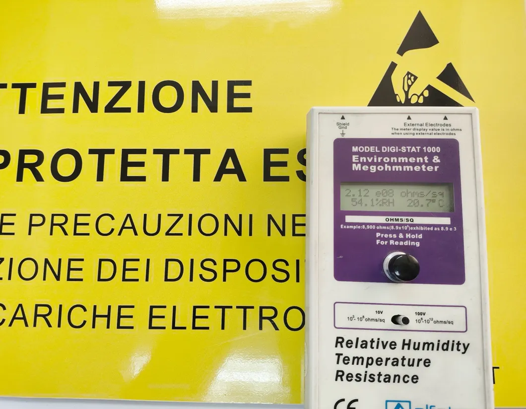 Slovak ESD Warning Sign 6