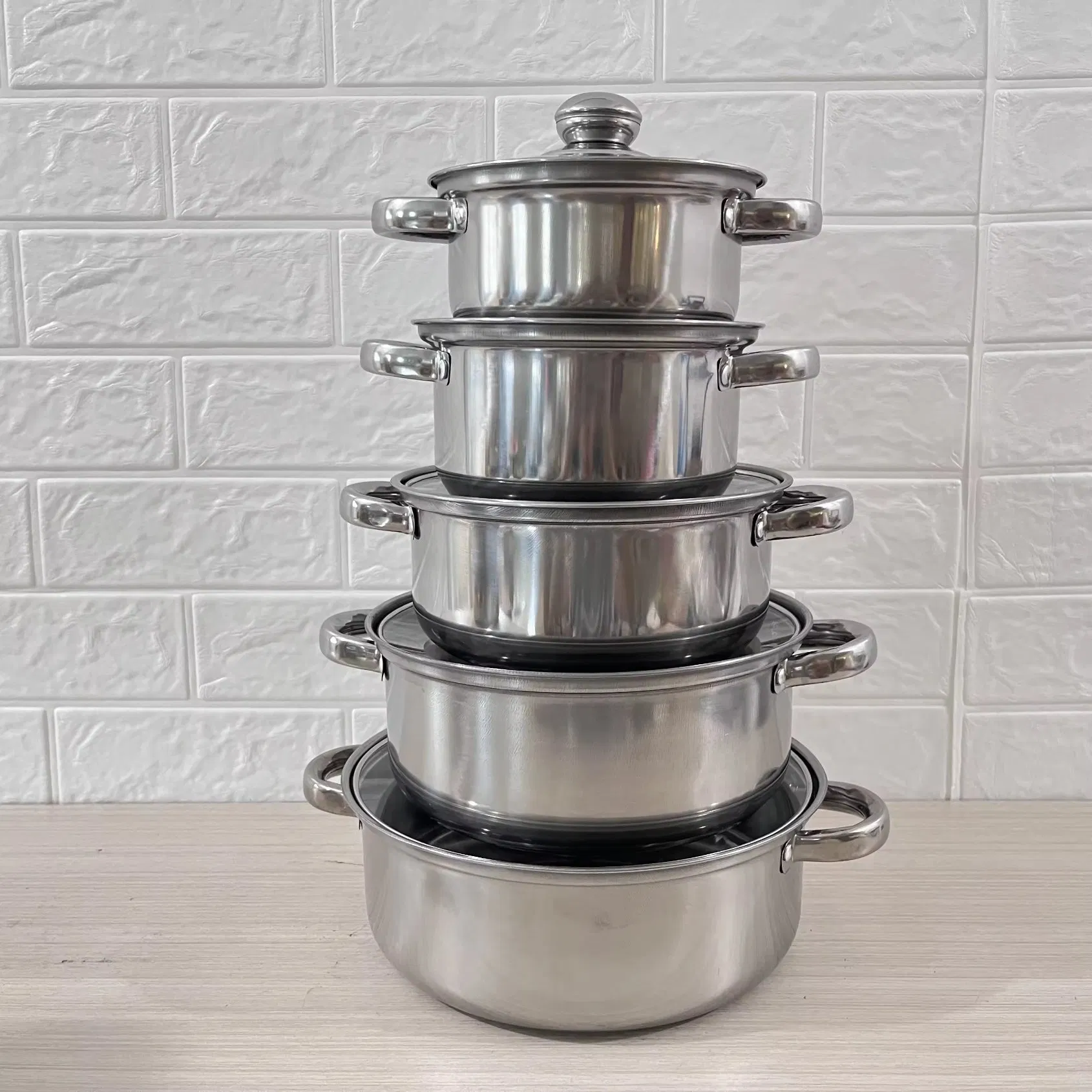Wholesale Large Stainless Steel Soup Serving Pot Kitchen Cooking Ware Set Soup and Stock Pot Induction Cooker Cookware