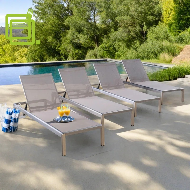 Chaises longues empilables en aluminium maillé beige moderne pour extérieur, transats de piscine