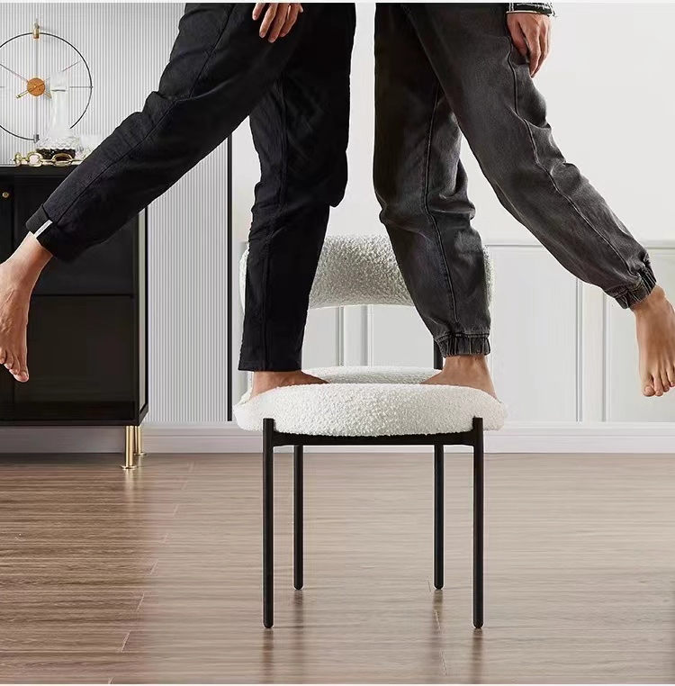 High Quality Italian Casual Fabric Single Chair Lambswool Lounge Kitchen Dining Chair Cream Boule Velvet Accent Restaurant Chair