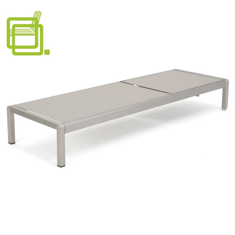 Chaises longues empilables en aluminium maillé beige moderne pour extérieur, transats de piscine