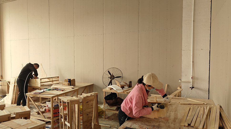 Gun nail process for sofa frame assembly