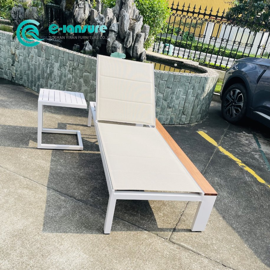 Mobilier de jardin en aluminium, transat avec cadre en aluminium et bois de teck, tissu résistant aux intempéries, lit de soleil pour maison, hôtel, au bord de la piscine