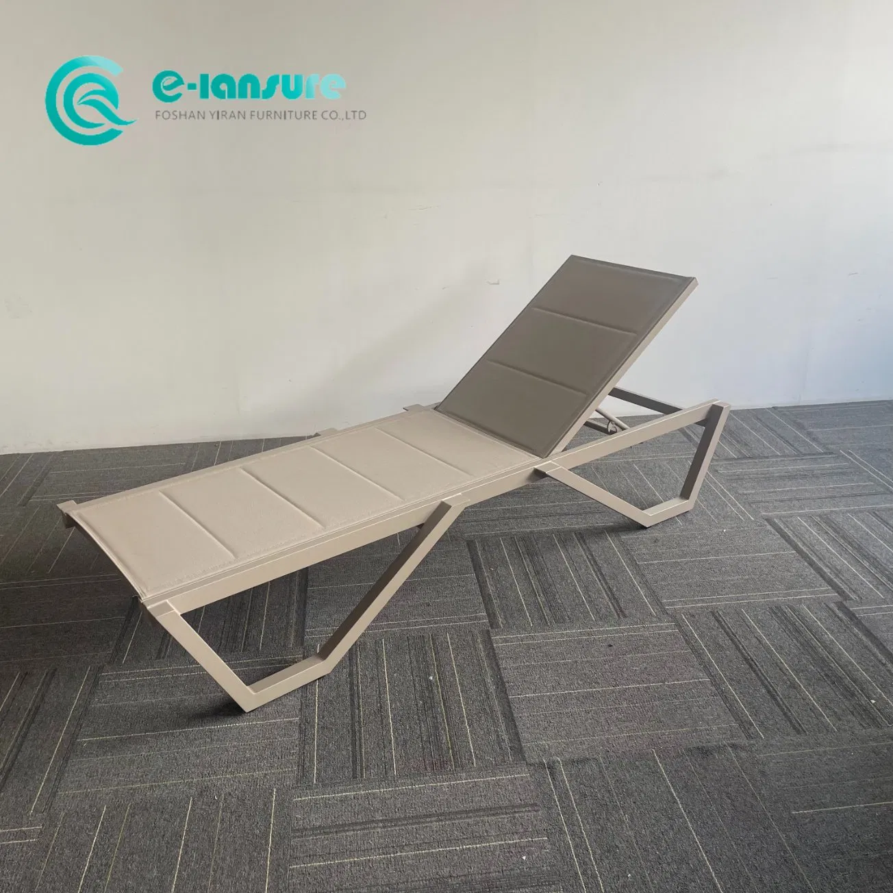 Vente chaude d'usine mobilier d'extérieur chaise longue en aluminium imperméable fauteuil inclinable pour bord de piscine lit de soleil pour hôtel et complexe hôtelier