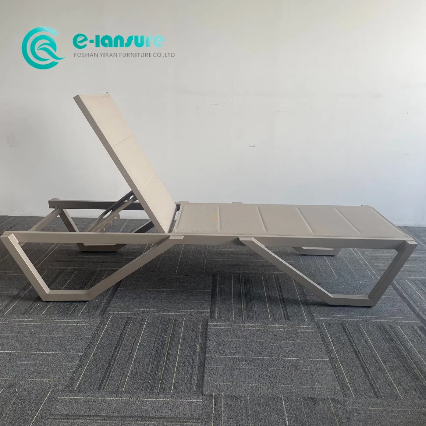 Vente chaude d'usine mobilier d'extérieur chaise longue en aluminium imperméable fauteuil inclinable pour bord de piscine lit de soleil pour hôtel et complexe hôtelier