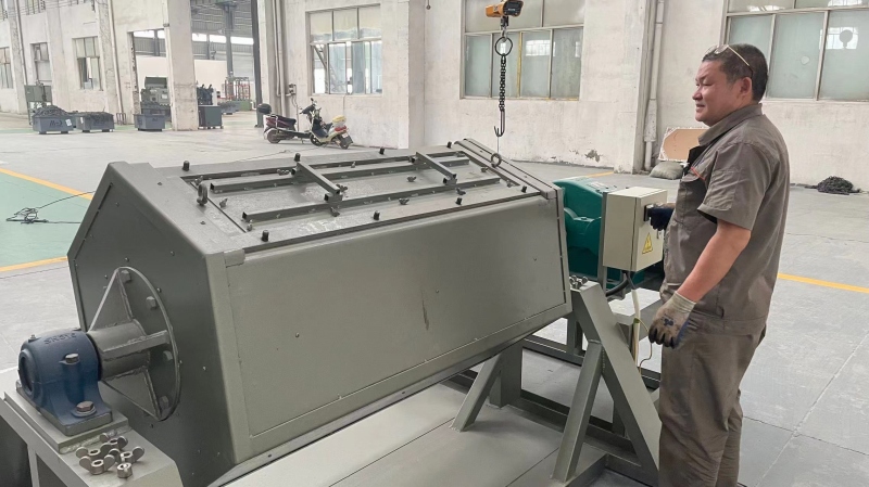 Chain polishing for surface finish quality at Glinder Lift production facility