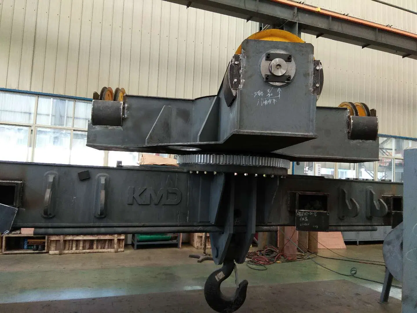 Rotating Spreader Beam for Lifting Magnet Attachments