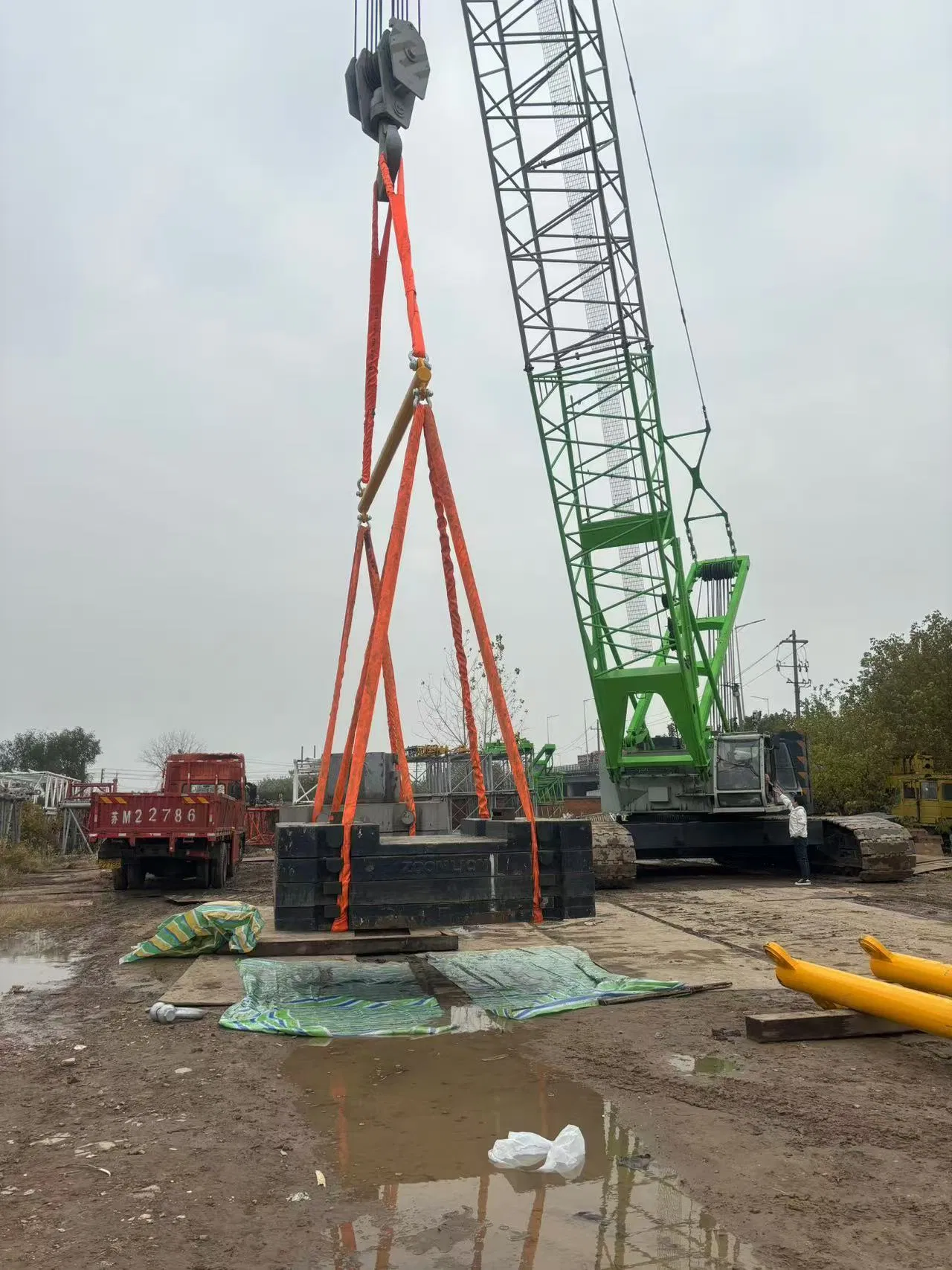 Versatile Adjustable Spreader Beam for Safe Lifting Operations