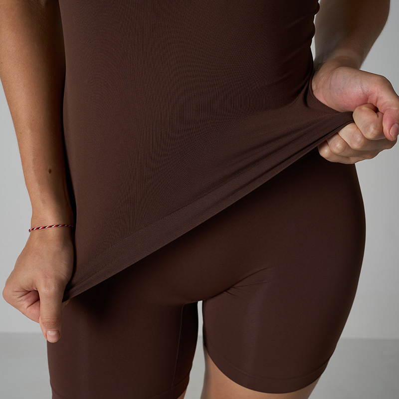 Conjunto de Camisetas y Pantalones Cortos Sin Costuras de Moda al por Mayor - Ropa Deportiva para Mujeres de Manga Corta Sin Costuras para Yoga y Gimnasio