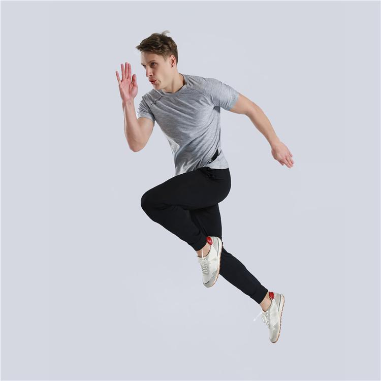 Camiseta de gimnasio para correr de color sólido, ajuste ceñido, absorción de humedad, secado rápido, camiseta deportiva de poliéster y spandex para hombres