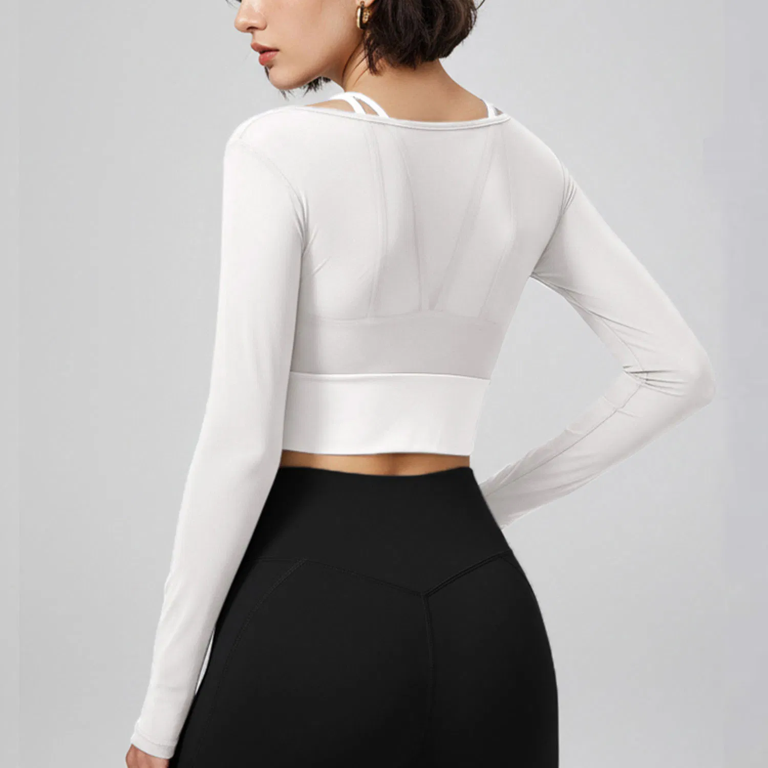 Camisetas deportivas de manga larga ajustadas para mujeres Qumor, con doble capa, sexy, de malla, con parche, tops de yoga cortos, con almohadillas para el sujetador