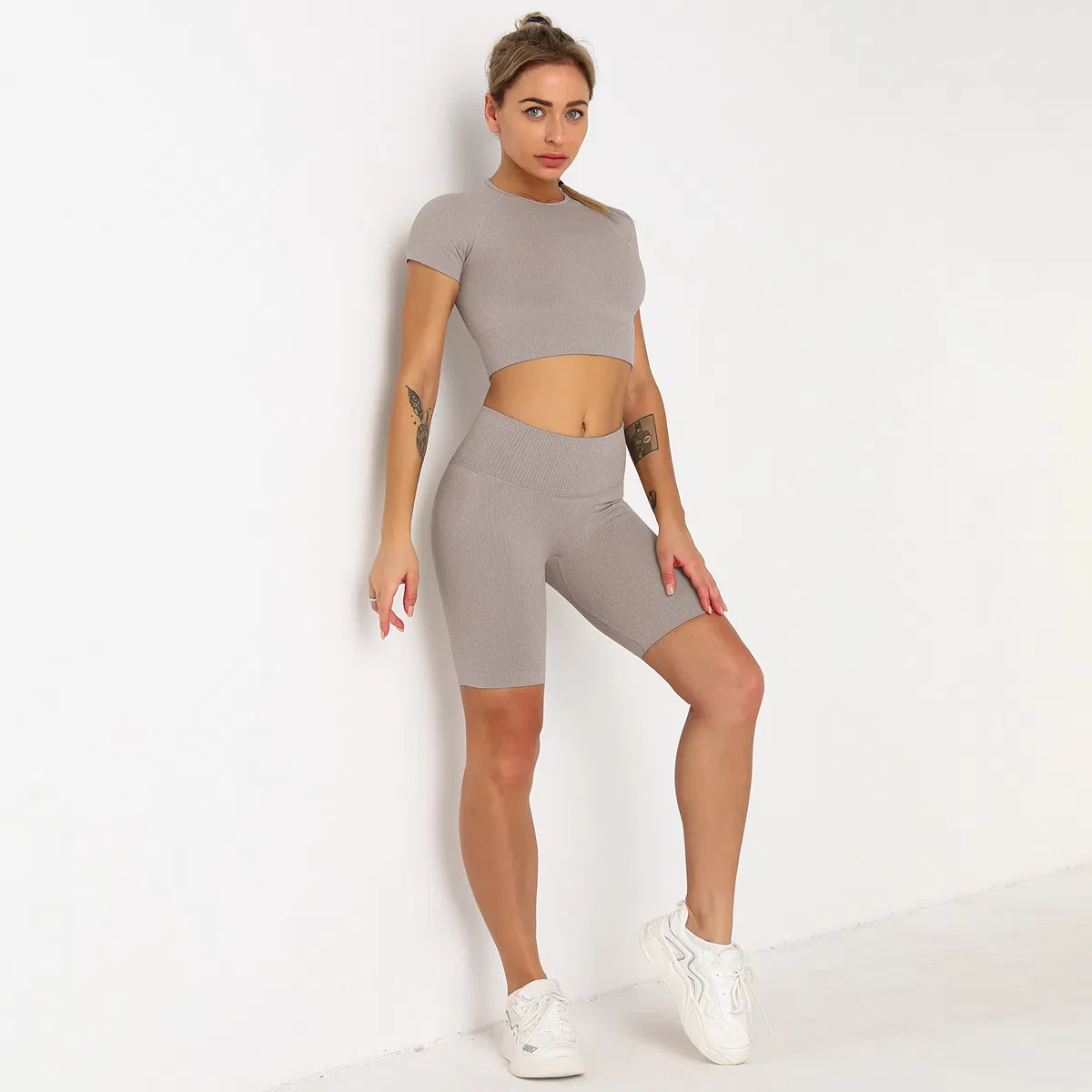 Mujeres prime; S Fitness 2 Pantalones cortos deportivos de cintura alta sin costuras, camiseta de cuello redondo de manga corta, ropa de yoga