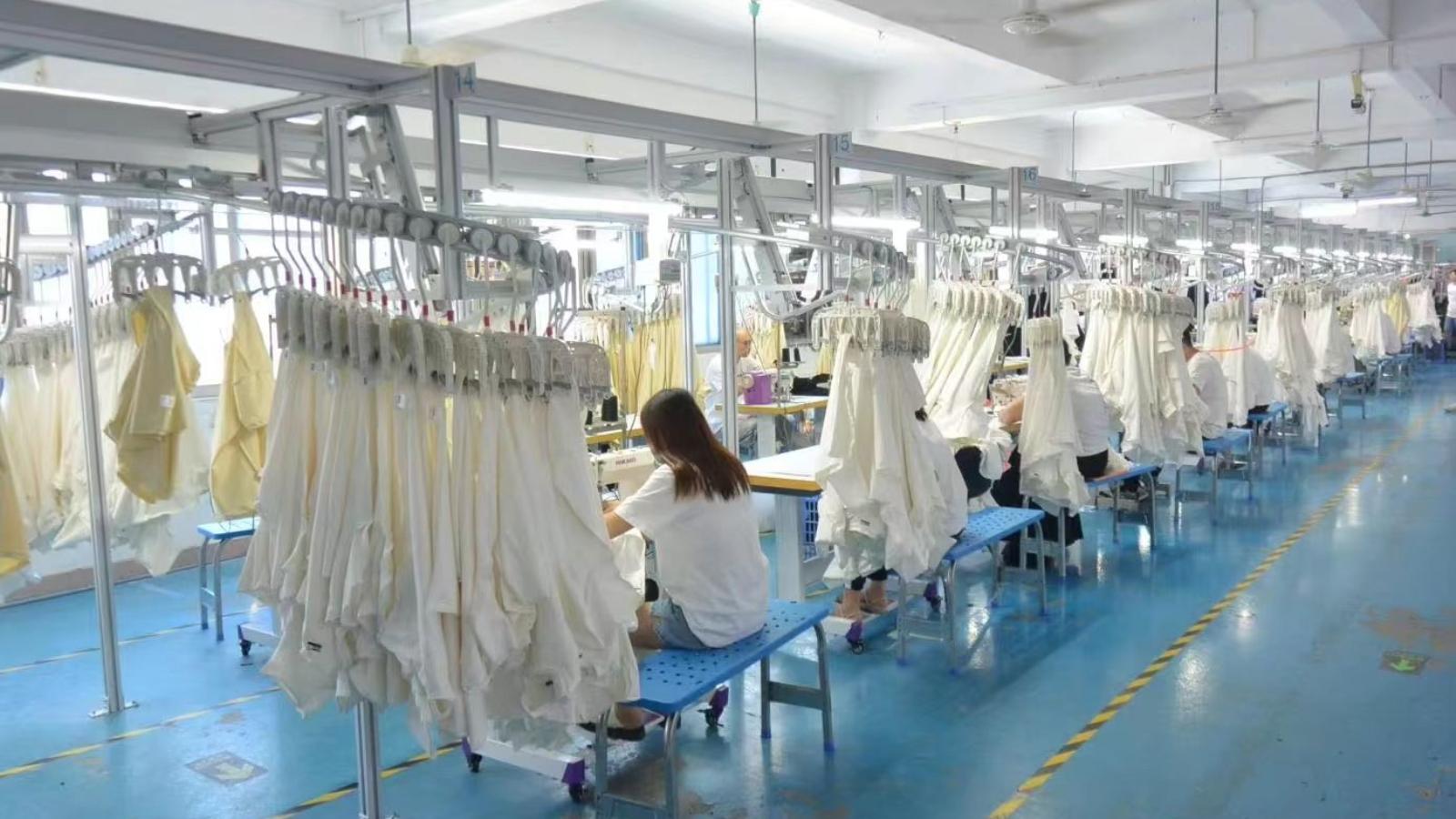 Línea de producción de costura automatizada de Grafi Clothing en Shenzhen