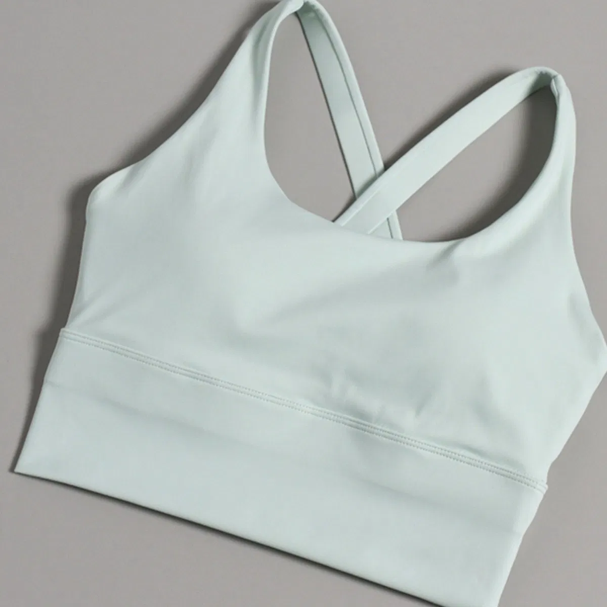 Top de deporte para mujeres con almohadillas fijas sin costuras para correr, fitness, saltar la cuerda, yoga y ropa deportiva activa