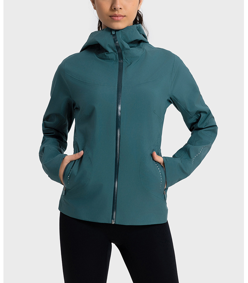 Ropa de senderismo con capucha ligera para mujeres, ideal para actividades al aire libre y camping