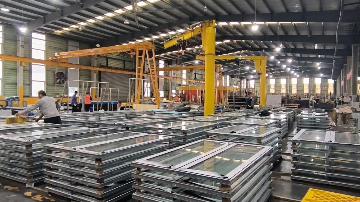 Final quality checking and protective export packaging