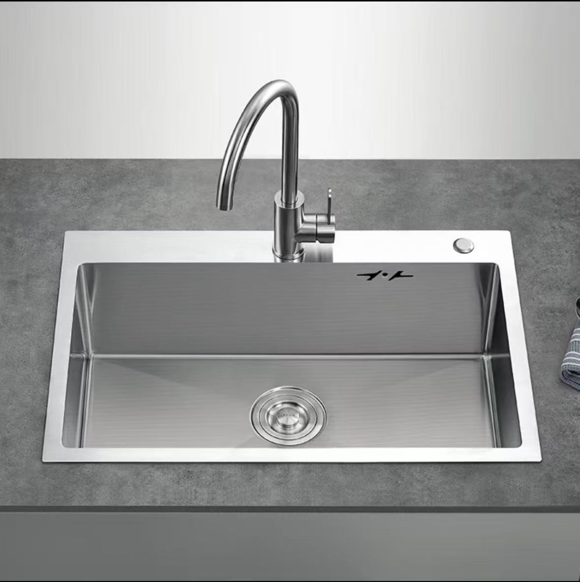 Deep kitchen sink single slot