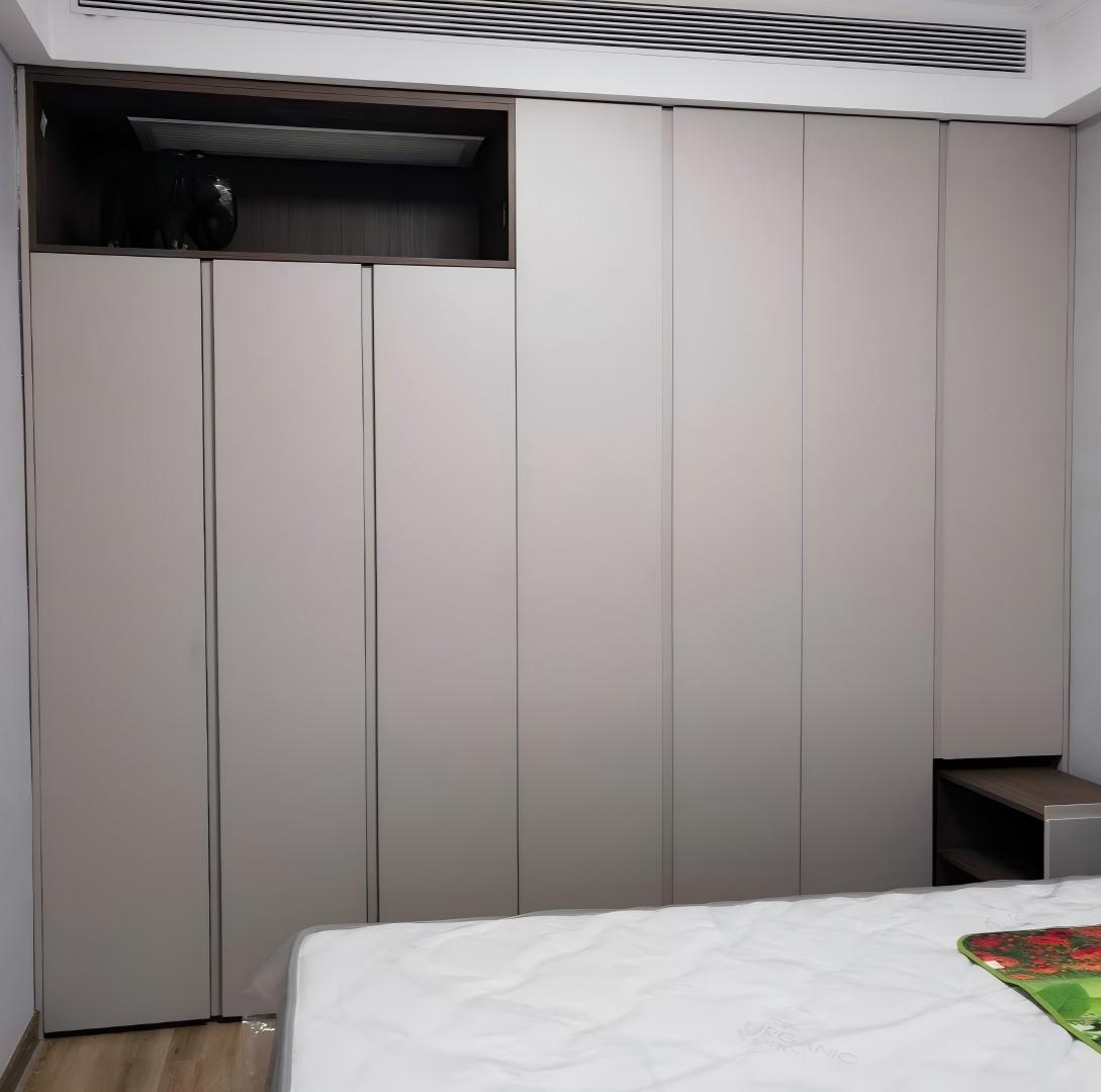Modern Light Luxury Minimalist Bedroom Furniture Wardrobe Detachable Design Adjustable Eco-Friendly Materials Easy Assembly