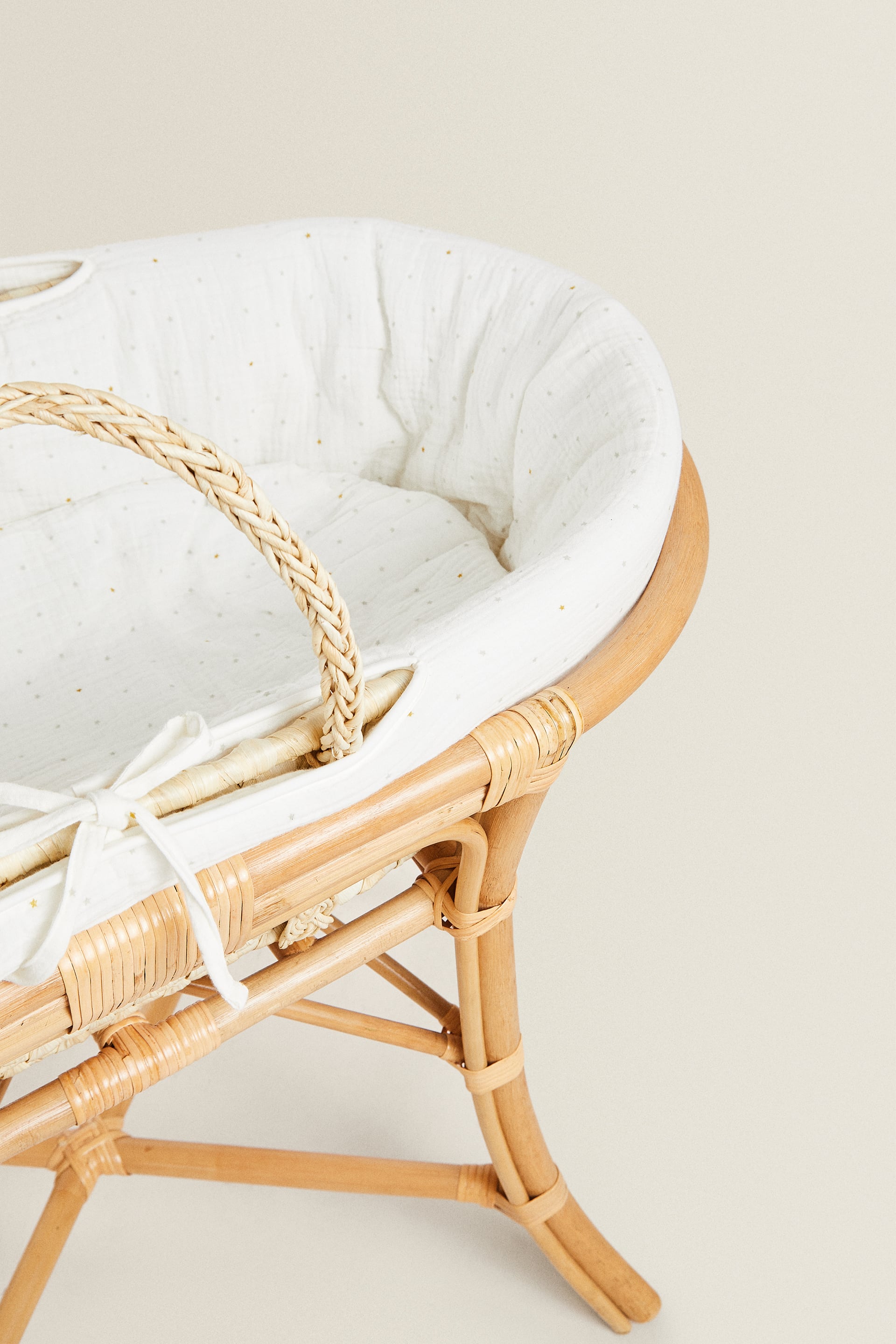 Rattan Bassinet Stand Detail 2