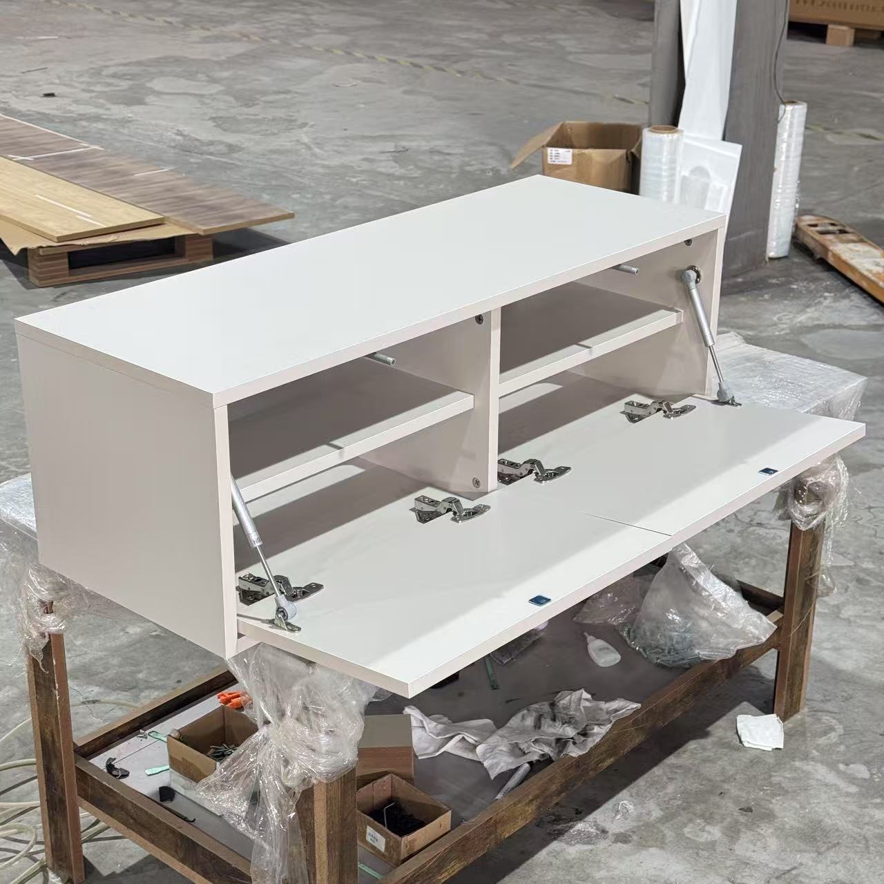 Mini Size TV Cabinet for Luxurious Interiors with Modern Design and Ample Space