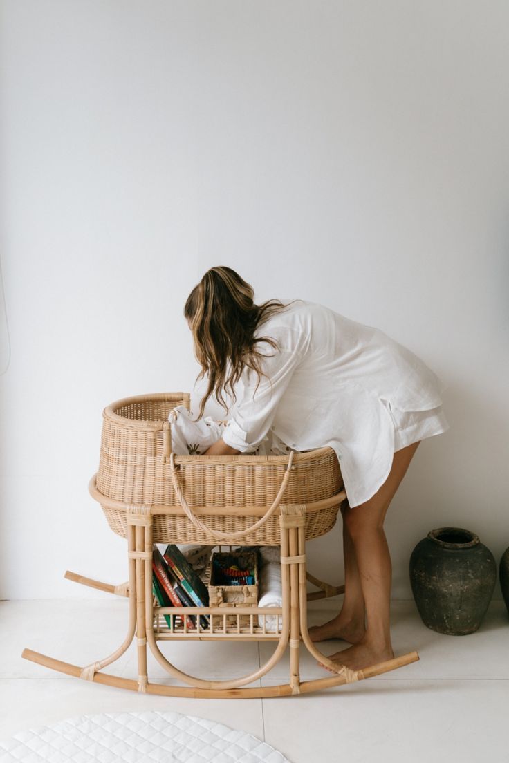 Rattan Stand Packaging View 2