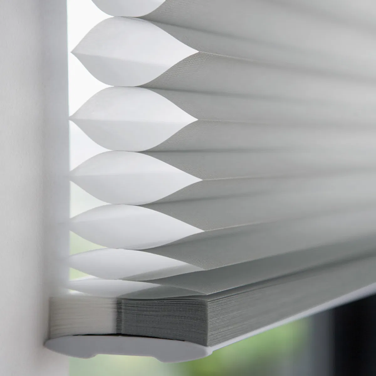 Decorative Honeycomb Blinds for Beautiful and Eye-Catching Window Accents