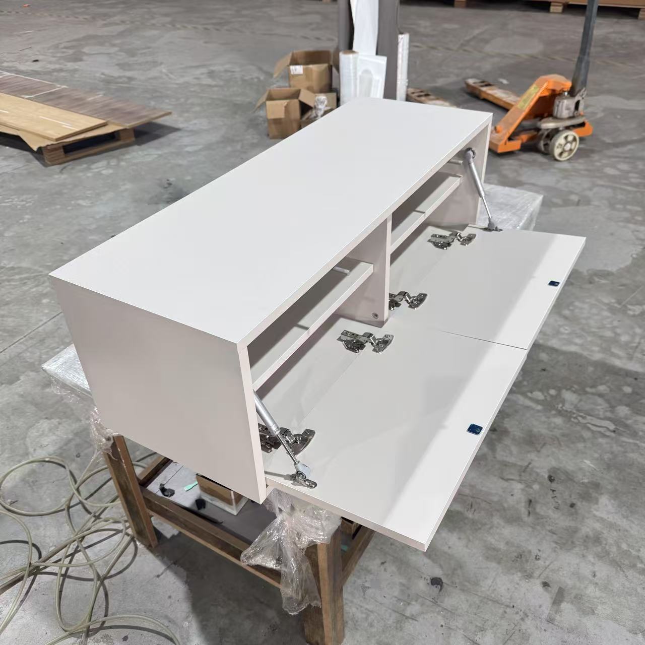Mini Size TV Cabinet for Luxurious Interiors with Modern Design and Ample Space