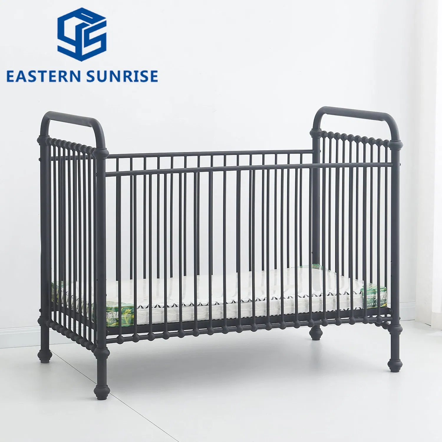 [Factory Direct] Classic Iron Enfant Bed with Customized Decorative Ball Accents