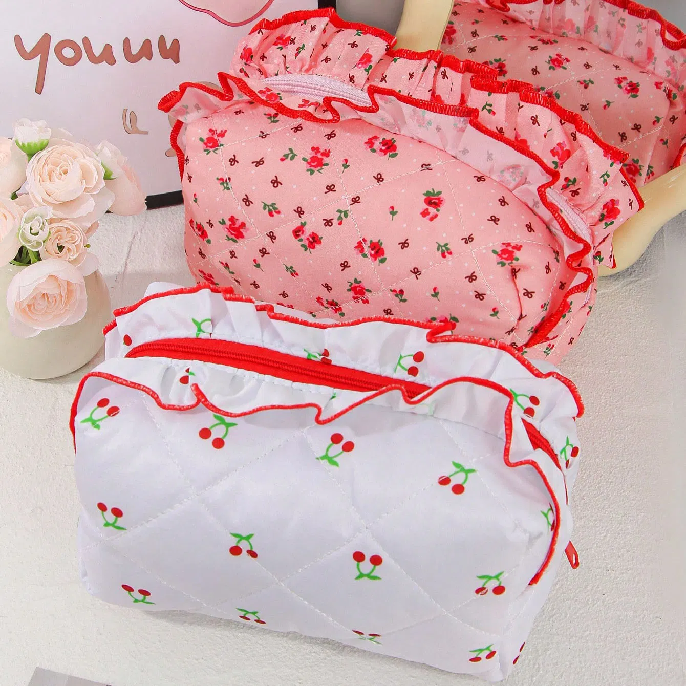 Fashion Stock Designs Promotion Cotton Stylish Makeup Pouch Quilted Handheld Toiletry Large Capacity Portable Travel Beauty Cosmetic Organizer Bag