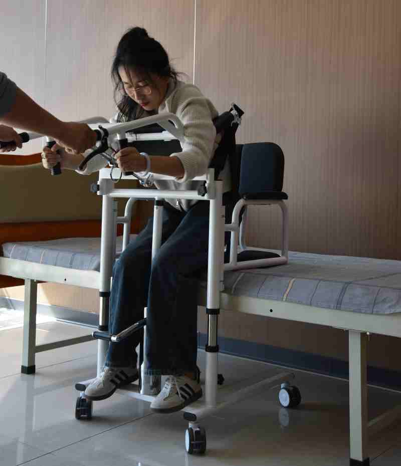 Medical Patient Hydraulic Transfer Lift Chair Machine Multi-Function Nursing Elderly Toilet Bathing Chair Elderly Auxiliary