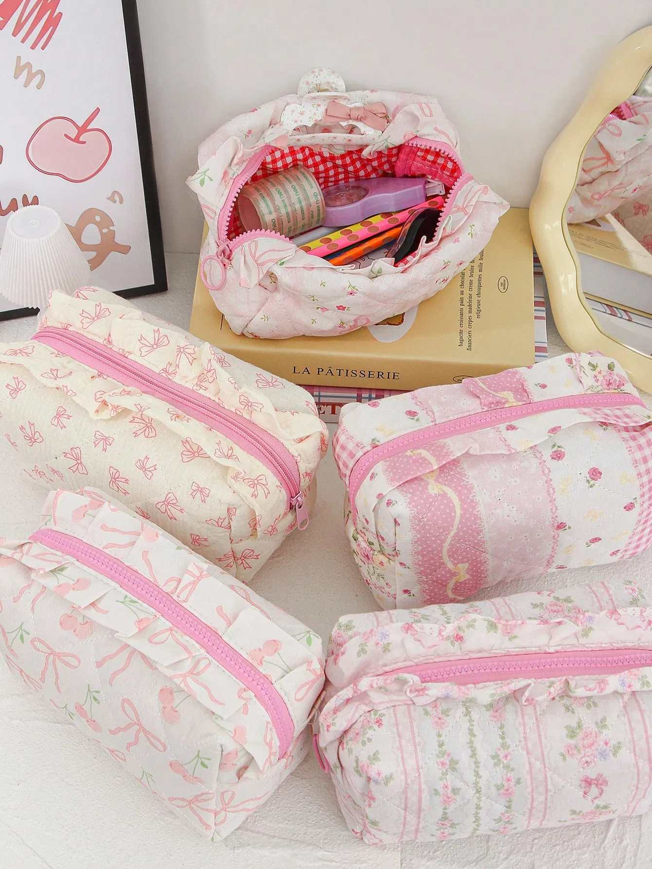 Fashion Stock Designs Promotion Cotton Stylish Makeup Pouch Quilted Handheld Toiletry Large Capacity Portable Travel Beauty Cosmetic Organizer Bag