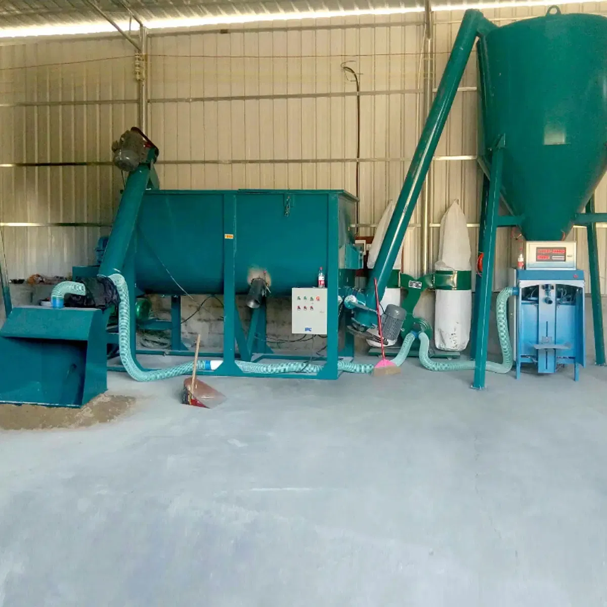 China Dry Powder Cement Sand Fly Ash Stone Powder Mortar Batching Plant