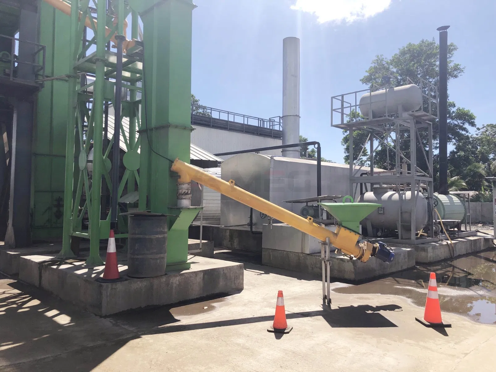 China Manufacture Cement Machine Asphalt Mixing Plant Portable Double Shaft Mixer Concrete Asphalt Batching Plant