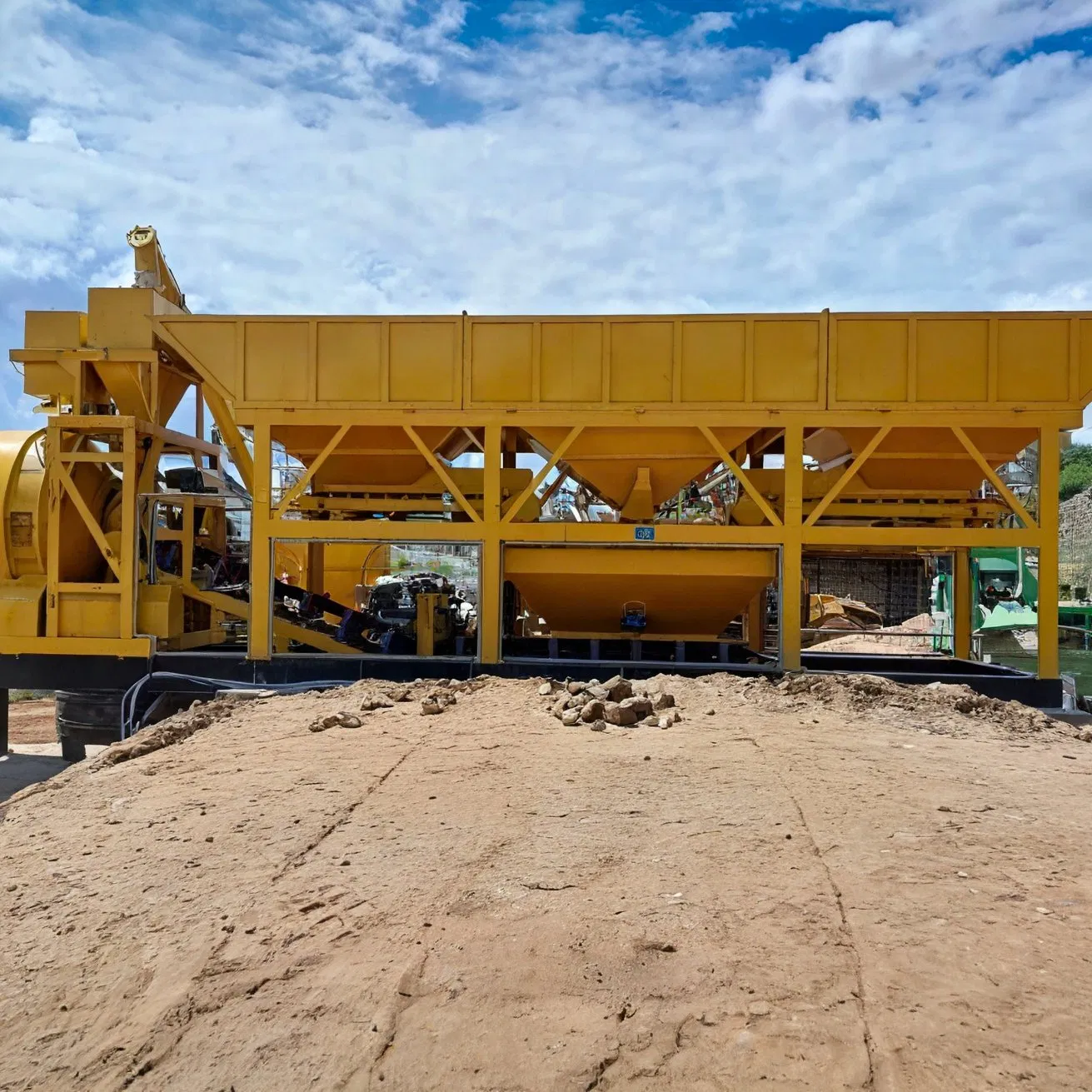 Yhzm25-100m3/H Small Mobile Ready Mix Concrete Batching Plant