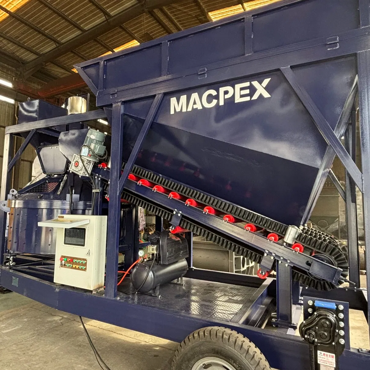 Cost Effective Truck Towed Portable Concrete Batching Plant with Planetary Mixer