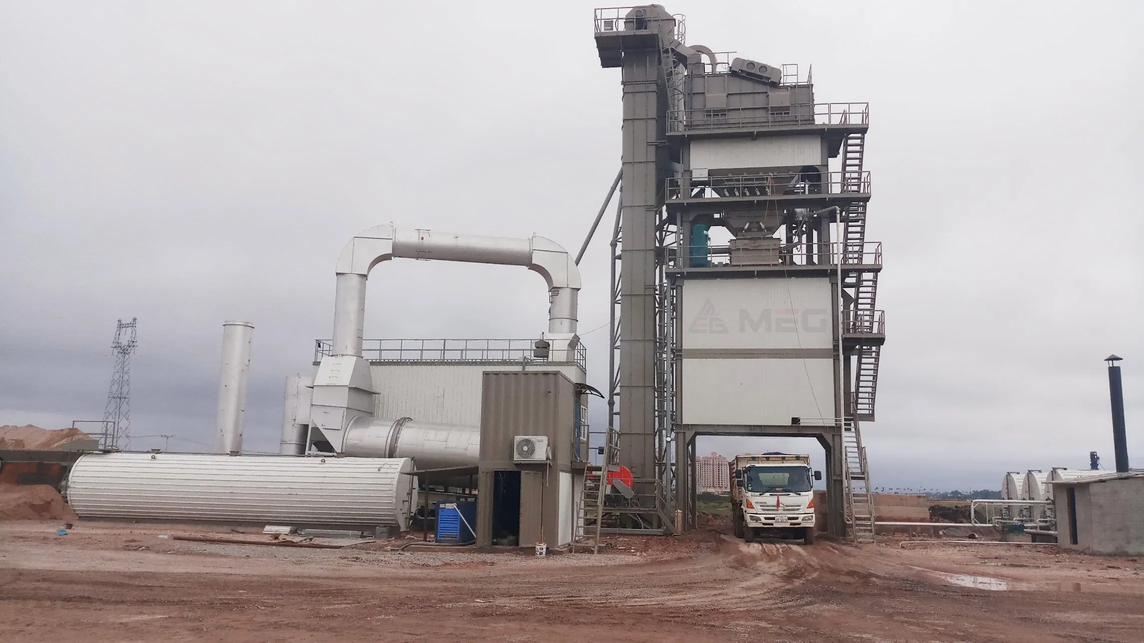 China Manufacture Cement Machine Asphalt Mixing Plant Portable Double Shaft Mixer Concrete Asphalt Batching Plant