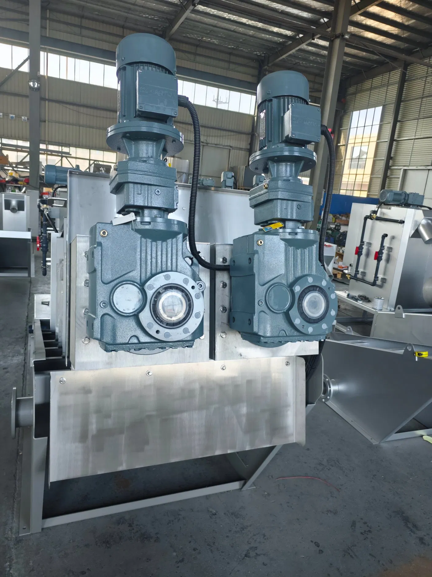 Automatic ISO/SGS Sewage Wastewater Water Treatment Volute Screw Press Dewatering Sludge Filter System