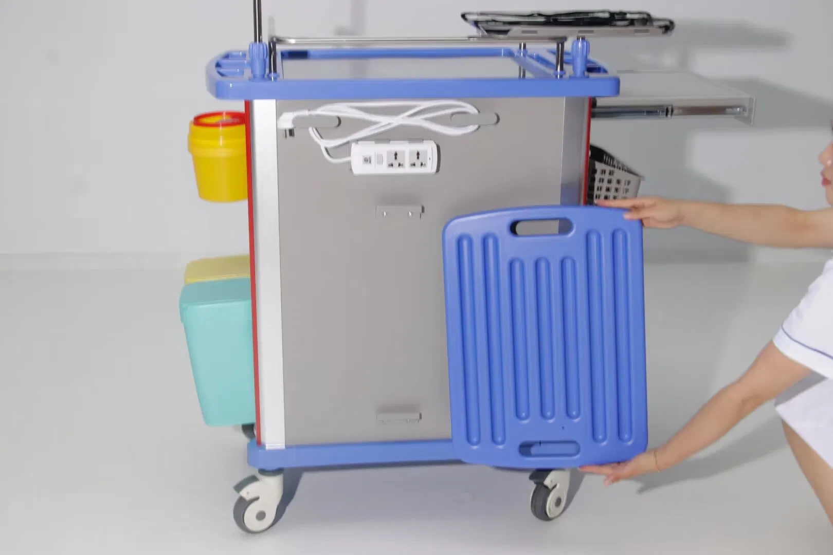 Good Applicability Ergonomic Spacious Drawer Equipped ABS Emergency Cart for Sales