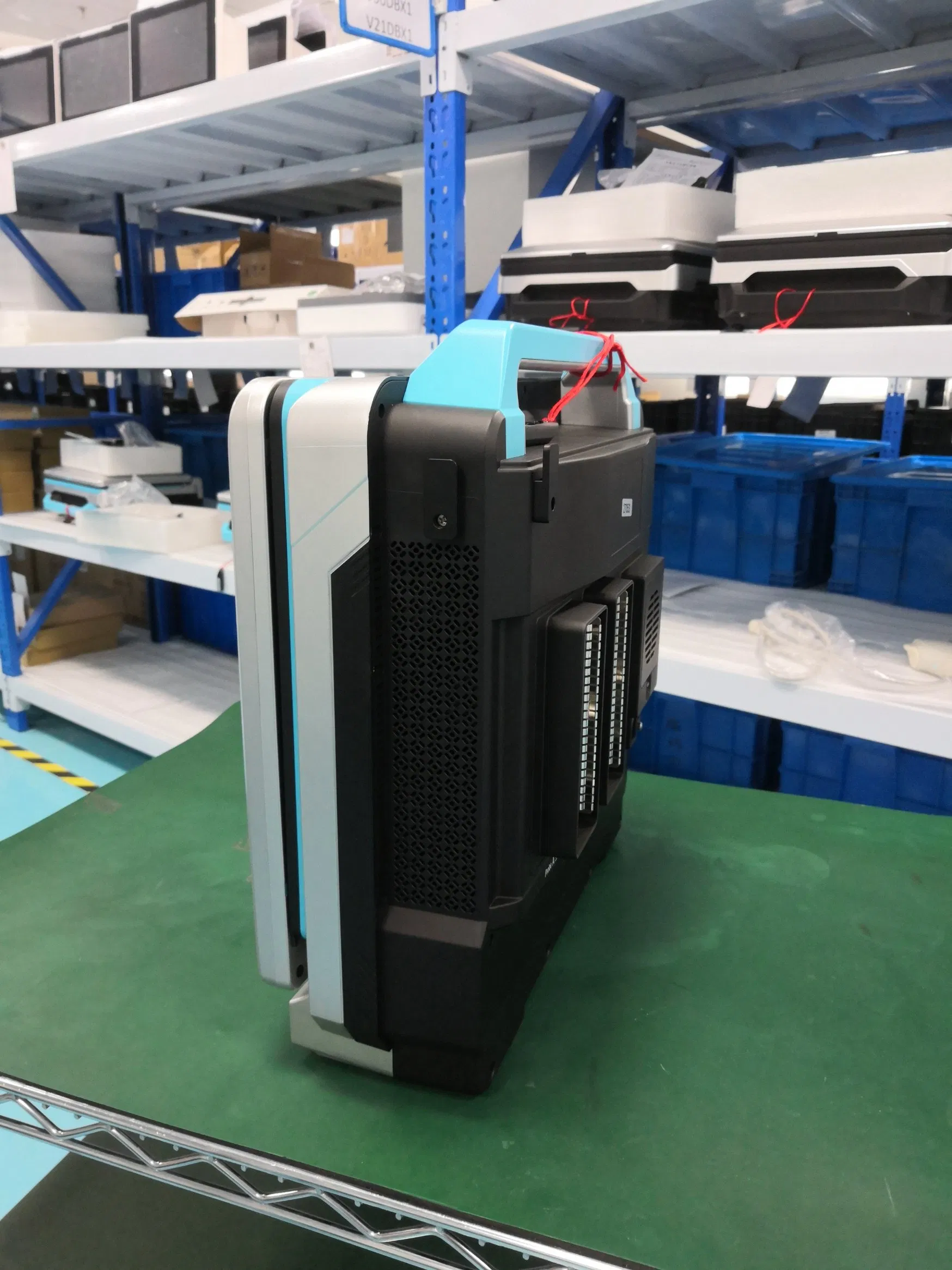 China Factory Portable Obstetrics Color Doppler 3D/4D/5D Ultrasound Machine with Low Price