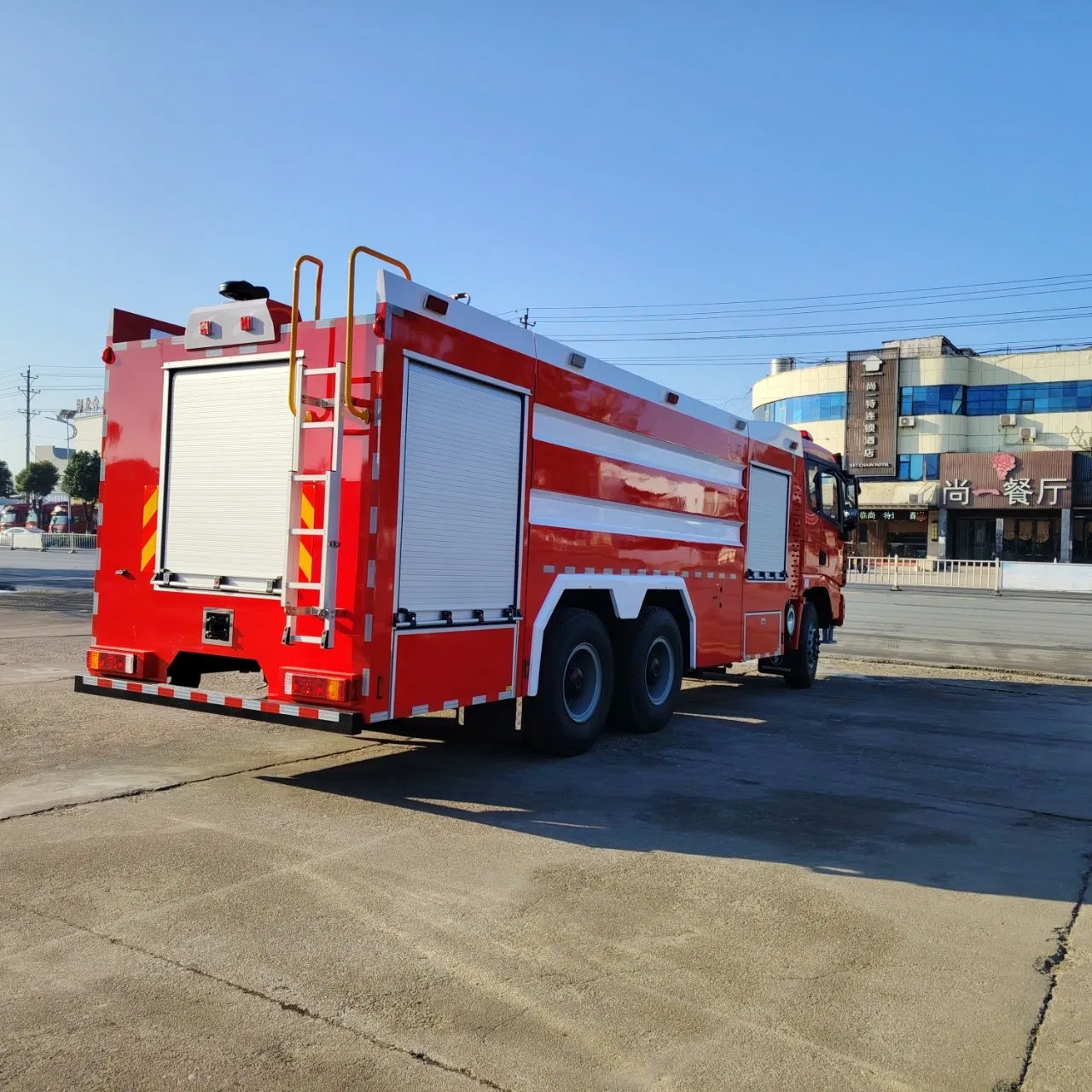Shacman 12 Cbm Foam Tank Fire Truck for Emergency Services