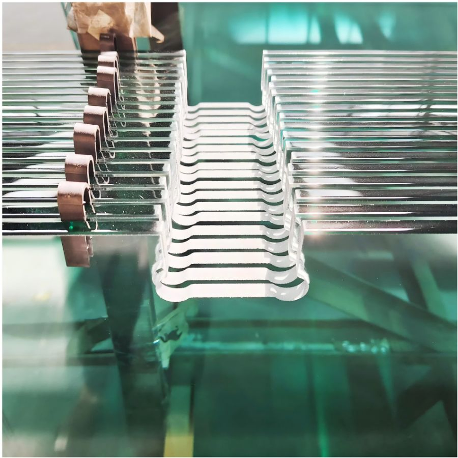 Customized Clear/Tinted/Flat/Curved /Shaped Toughened/Tempered/Safety Glass for Decorative/Showeroom/Curtain Wall/Door/Fence