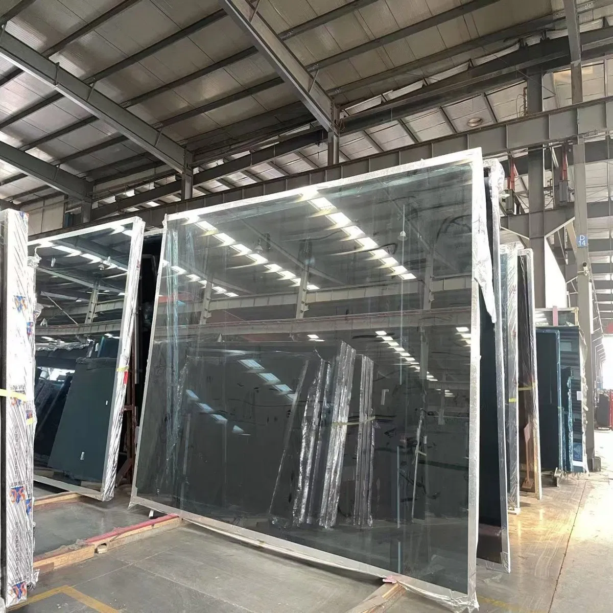Igu Dgu Heatproof/Double Glazed Glazing/Sound Proof/Low-E Insulated Hollow Reflective Glass Curtain Wall/Window/Facades/Skylights Window and Door Glass