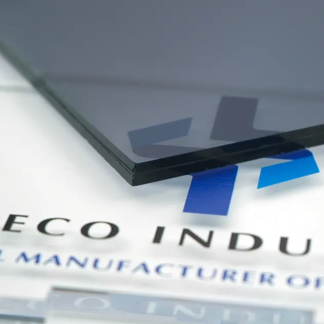 Laminated Glass Detail 1