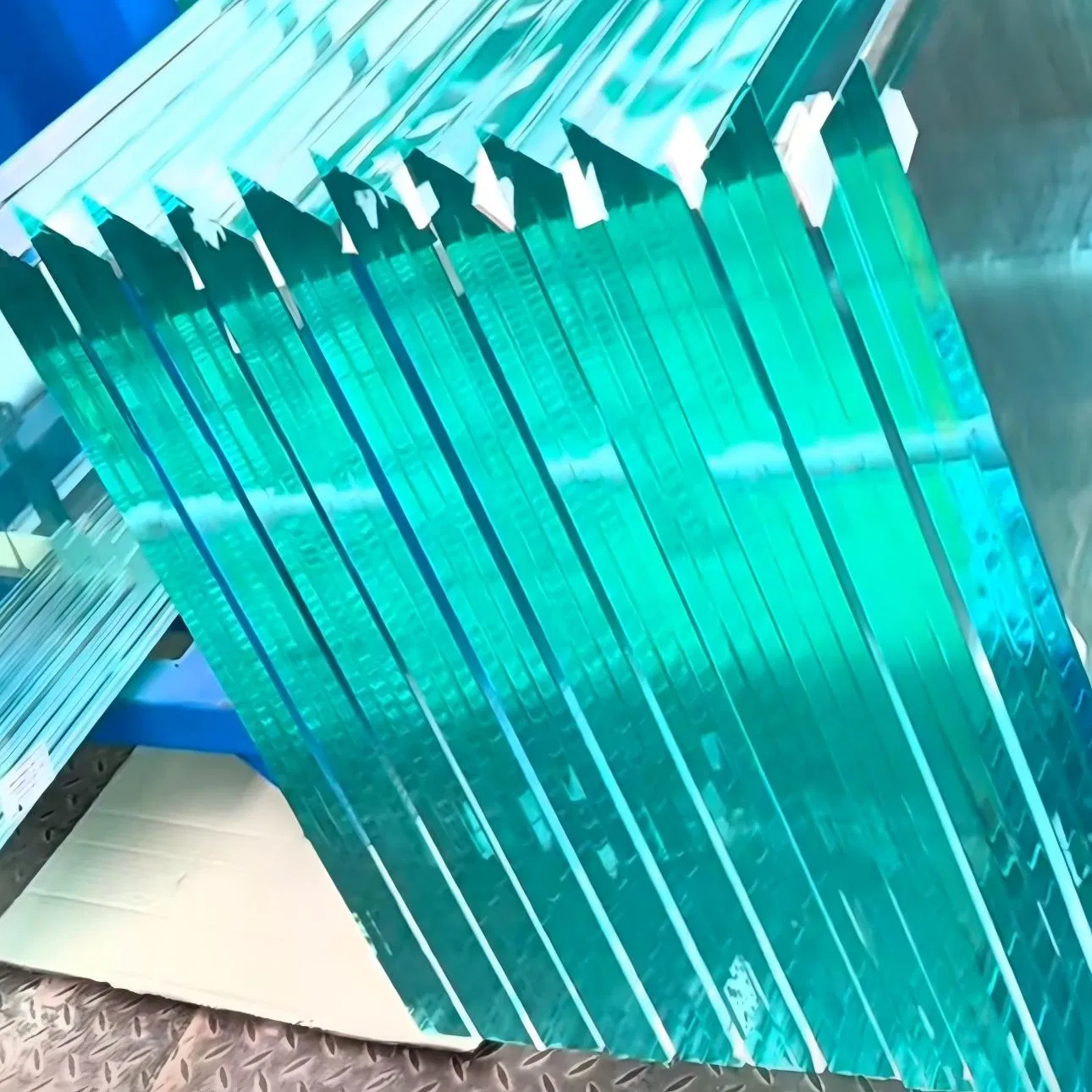 China Manufacturer Price Customized Size 6.38mm/8.38mm/10.38mm/12.38mm Laminated/Architectural Glass /Layer Glass/Safety Glass for Building