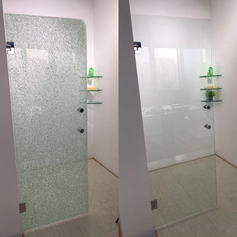 8/10/12mm Clear/Low Iron/Frosted/Frameless Flat and Curved Tempered Glass/Shower Door Glass /Sliding/Hinged Shower Tempered Safety Glass with Holes and Cutouts