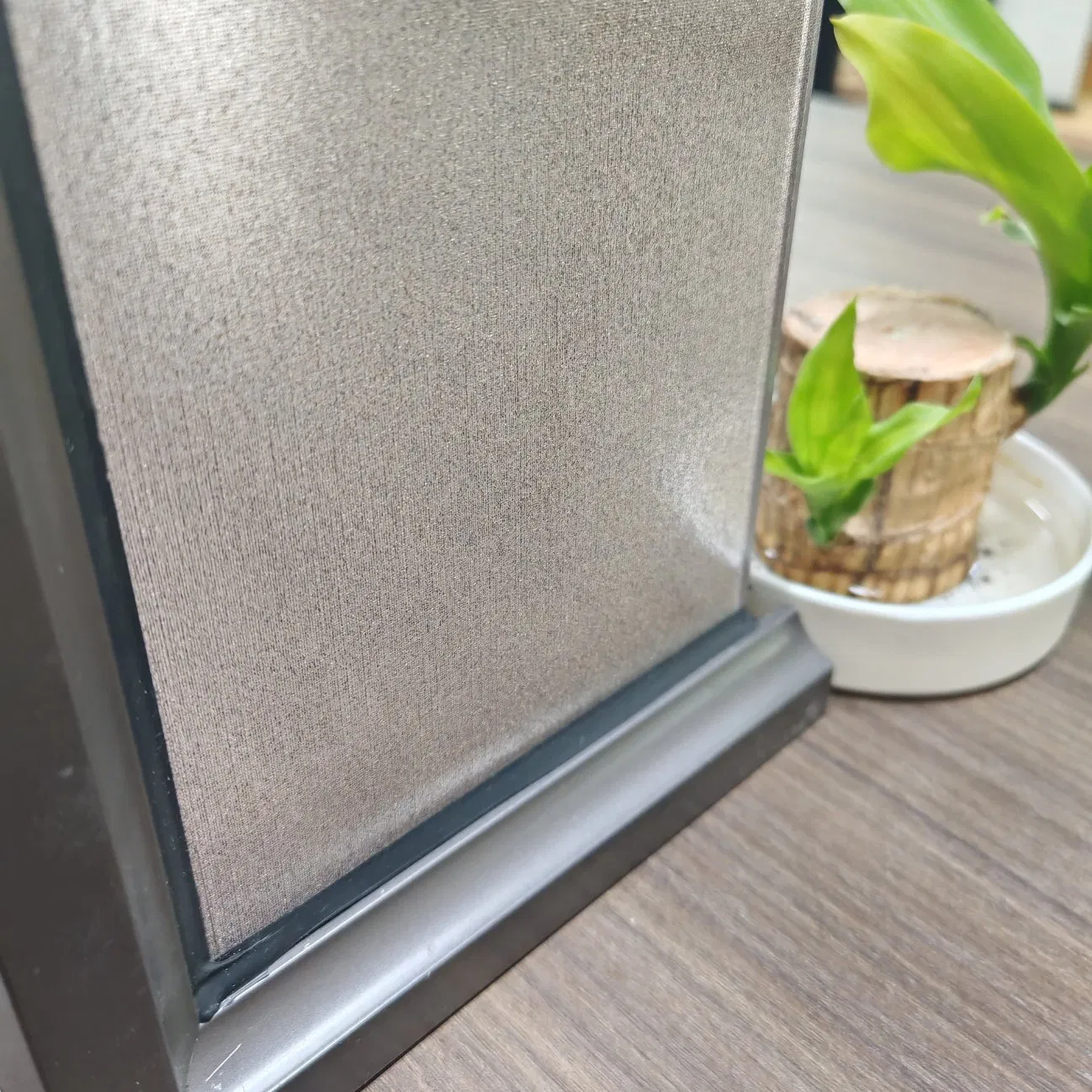 High-Quality Laminated Glass Sheets with Fabric Interlayer for Residential and Commercial Use High-Performance Laminated Glass Sheets Artistic Laminated Glass