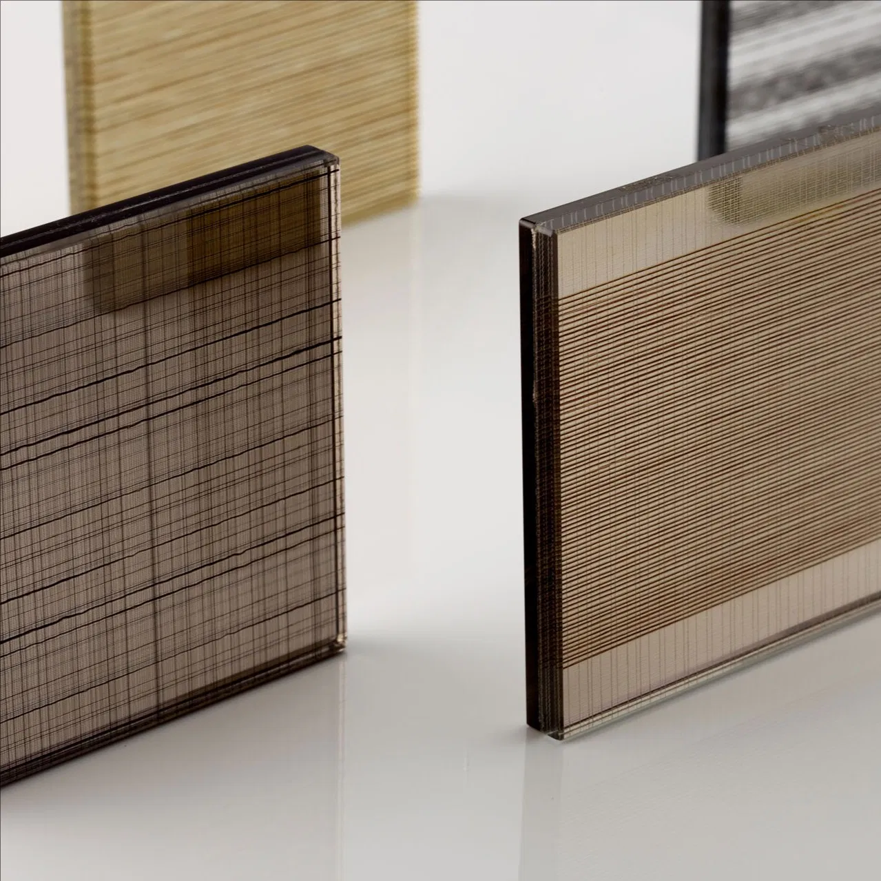 Custom Sizes Decorative Fabric Silk Wire Mesh Laminated Glass Safety Security for Buildings