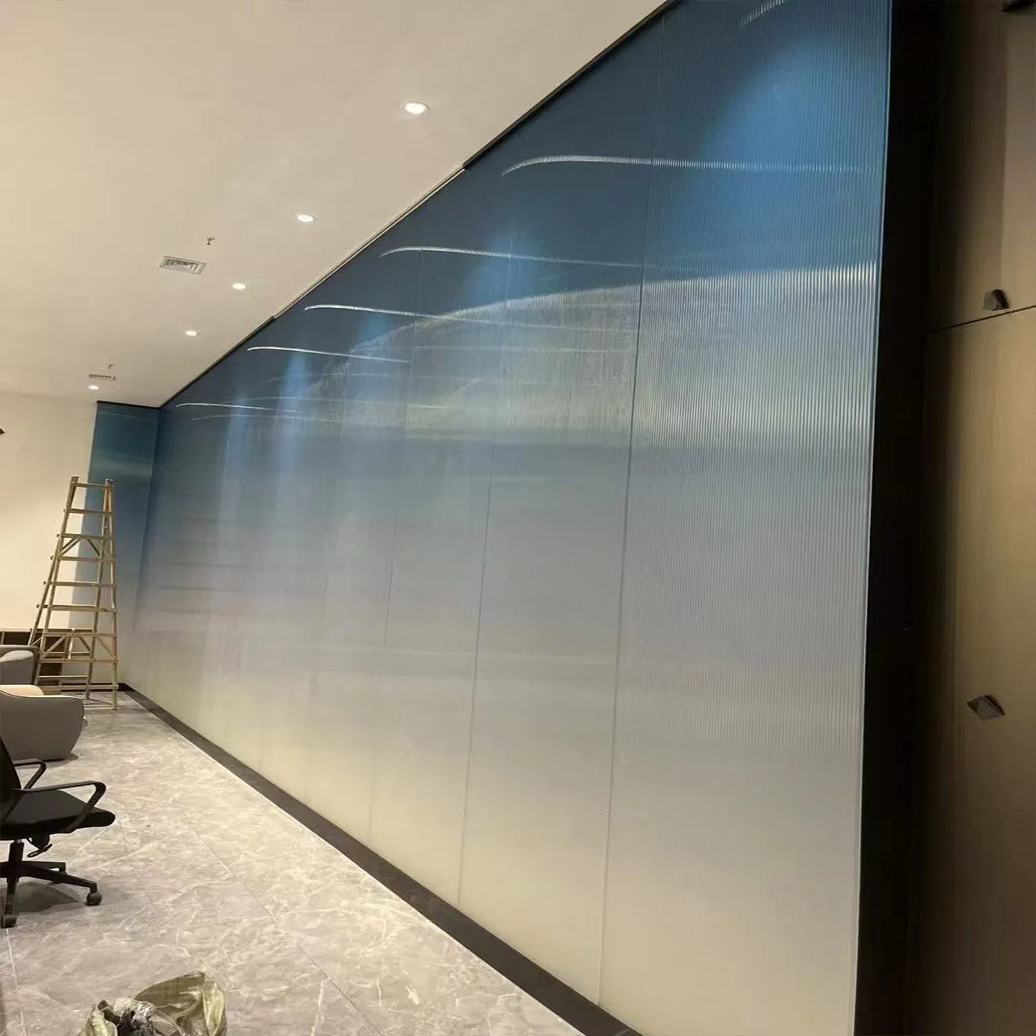 Vibrant Tinted Gradient Glass Panels for Stylish Partitions