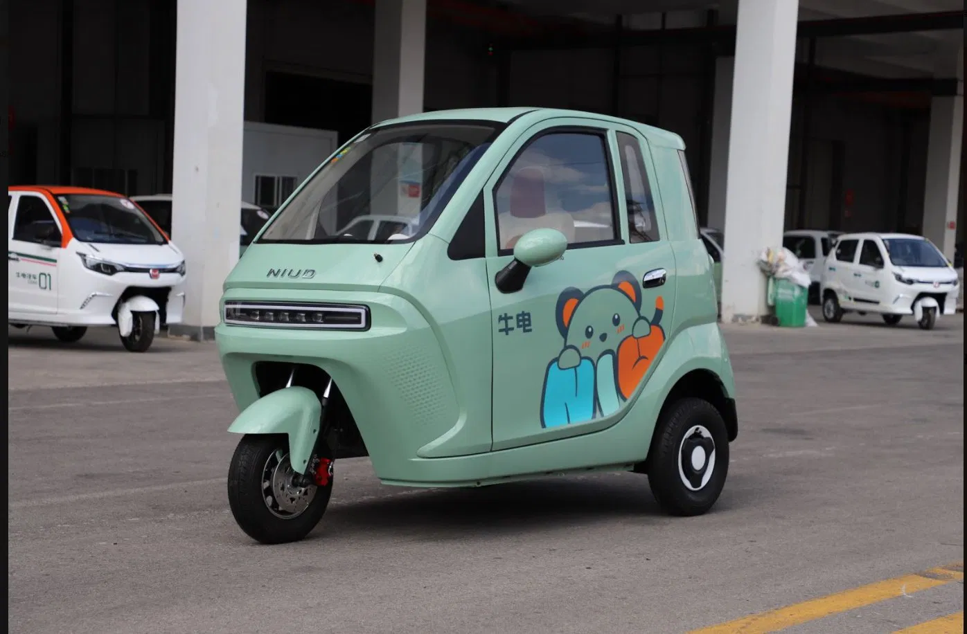 Wholesale 3 Wheel 2 Seat EEC Certified Electric Trike 90km Range Scooter for Adult