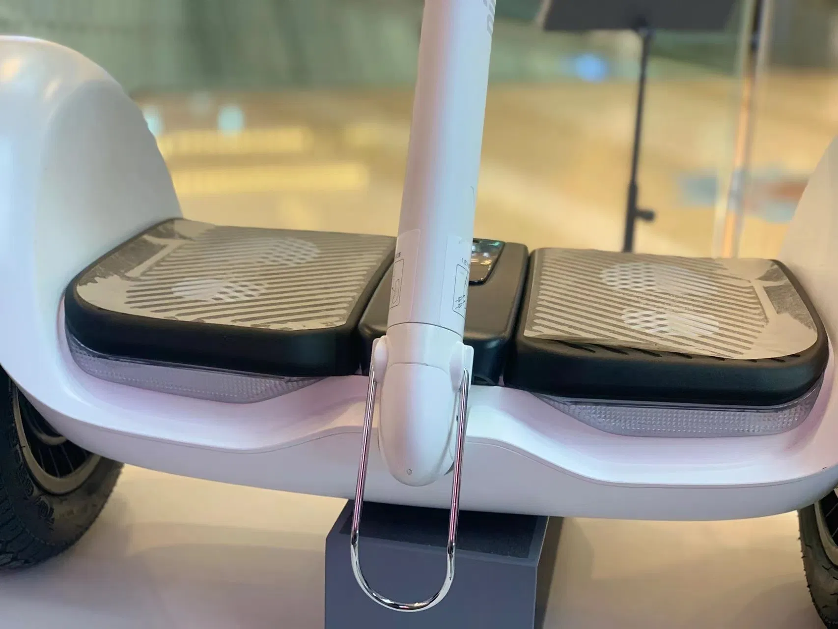 New Design Adults and Kids Using Ninebot L8 Electric Self Balancing Scooter